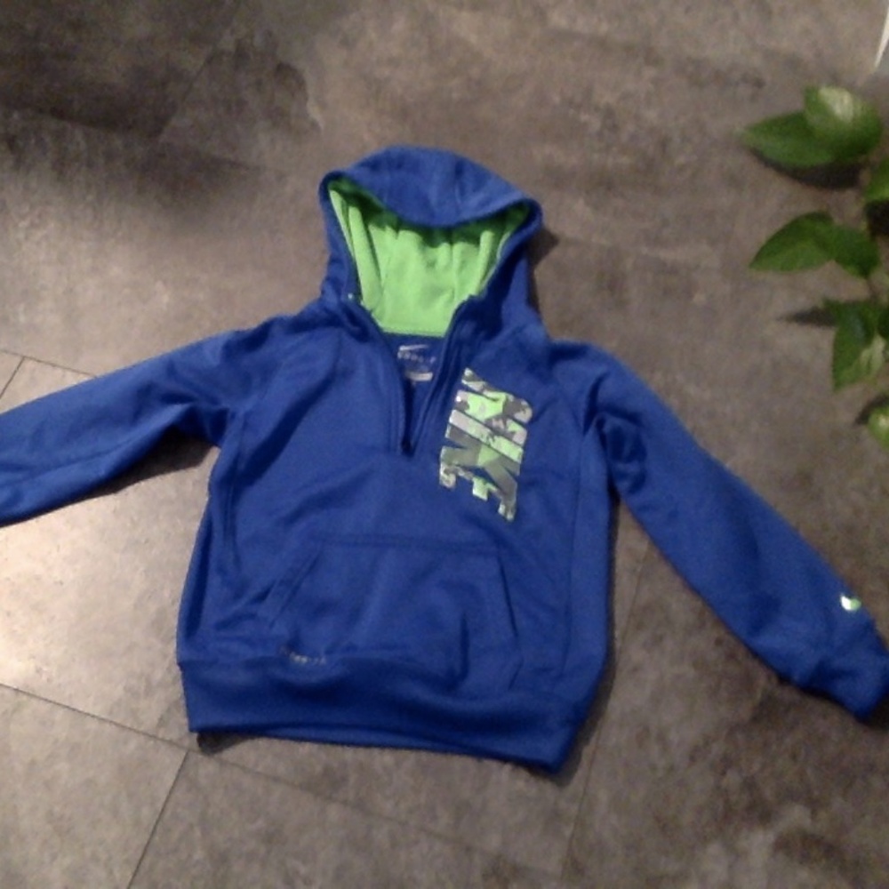 Nike Hoodie Boys Size 6 Therma-Fit